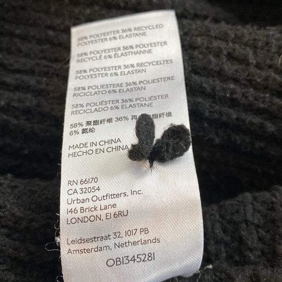 Pilcro ladies oversized sweater in size medium. - Picture 5 of 9